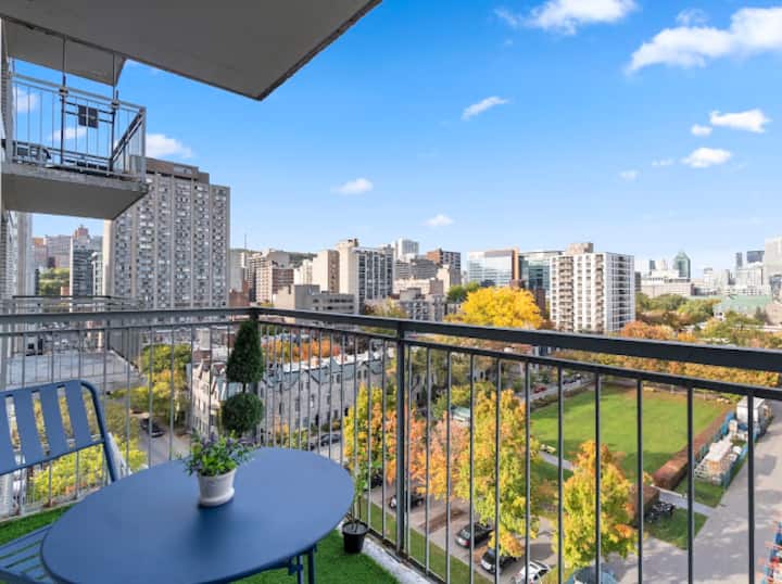Downtown Apt With Balcony & Stunning City Views - Lasalle