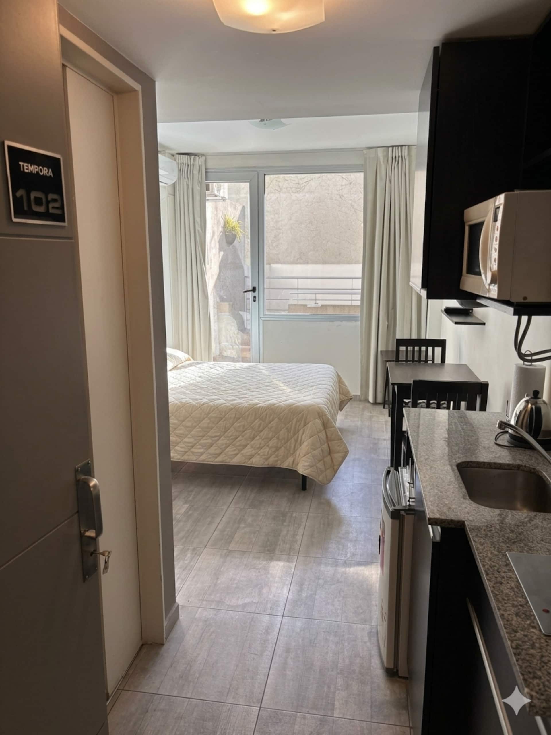 Furnished studio with amenities