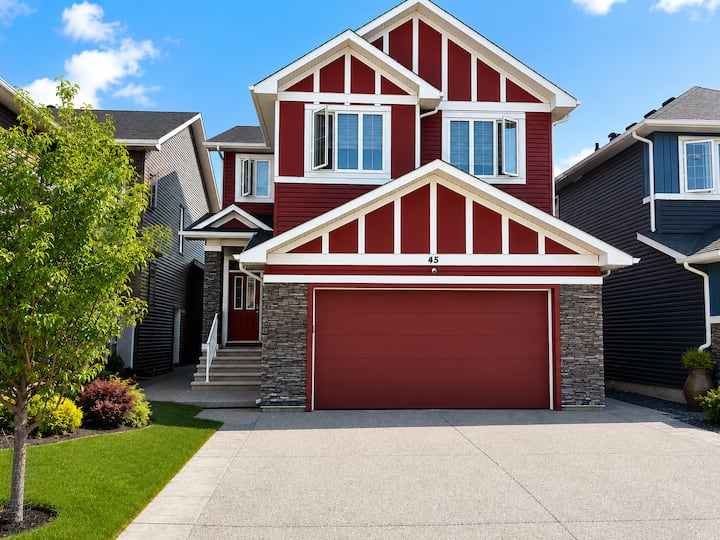 Spacious Luxury Home Near Yyc Airport/fully Ac - Calgary