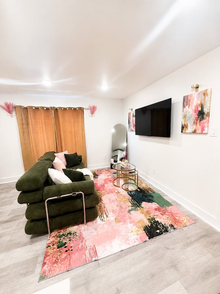 Pink Luxe Retreat In Downtown Dallas - Dallas, TX