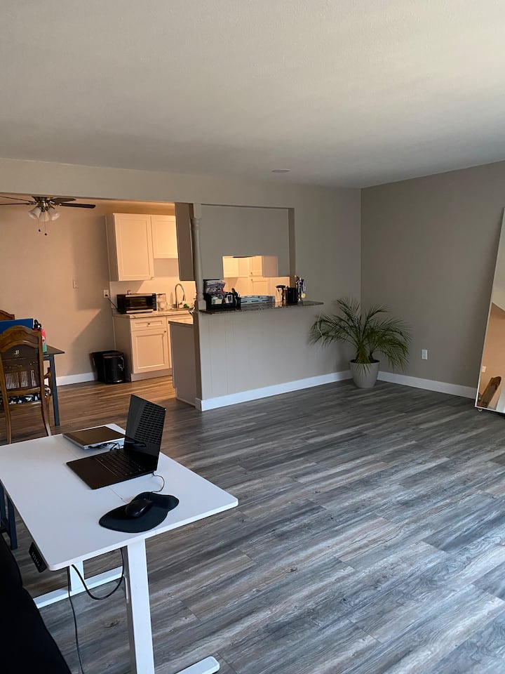 Full Apartment Available 30 Mins From Disneyland - Huntington Beach
