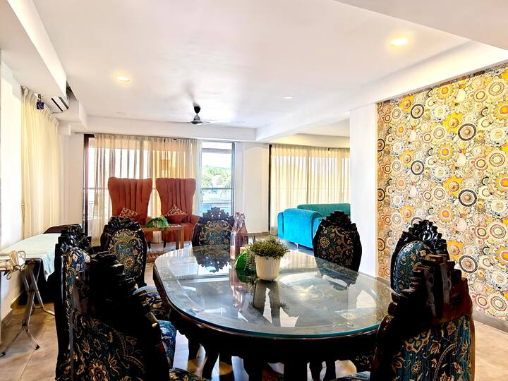 Dining area image 2