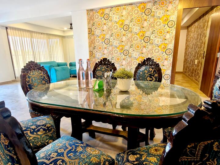 Dining area image 3