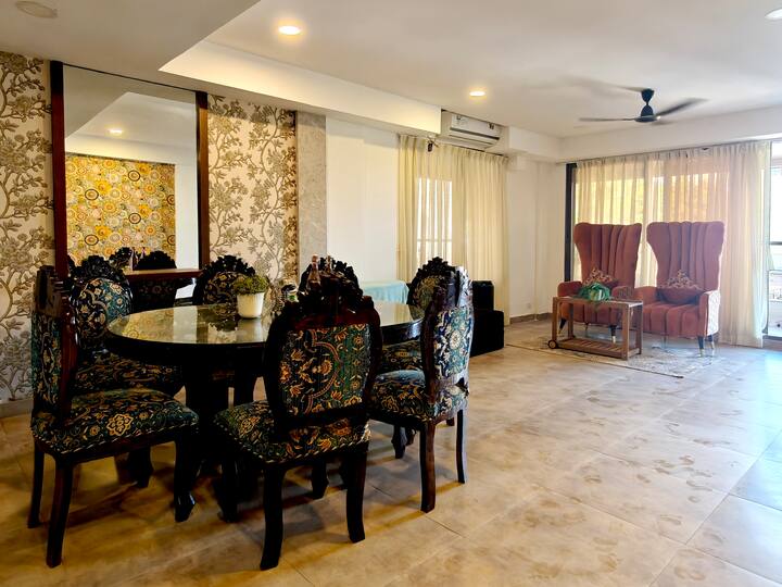 Dining area image 1