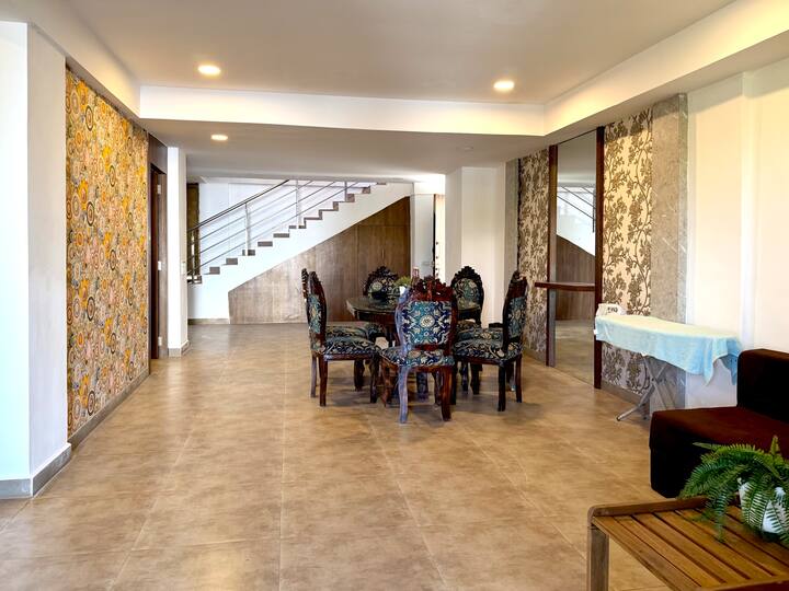 Dining area image 4