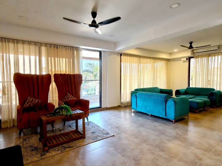 Living room image 3