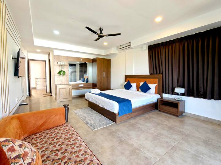 Bedroom 1 image 1