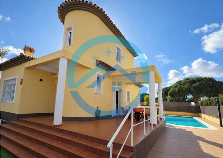 Casa Familiar Con Piscina | Las Palmeritas - Islantilla