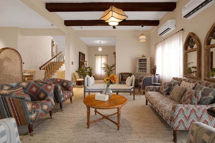 Living room image 3