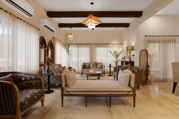 Living room image 10