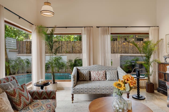 Living room image 4