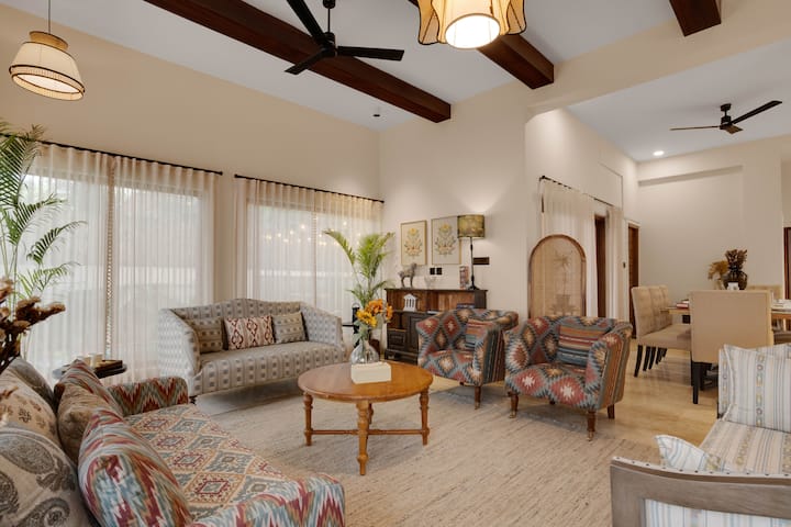 Living room image 9