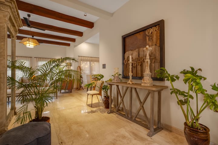 Living room image 7