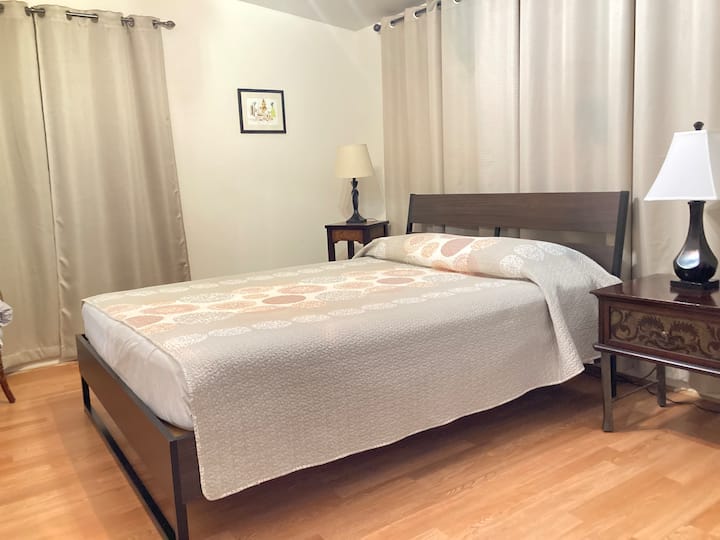 Close-in, Quiet & Clean! - Tucson, AZ