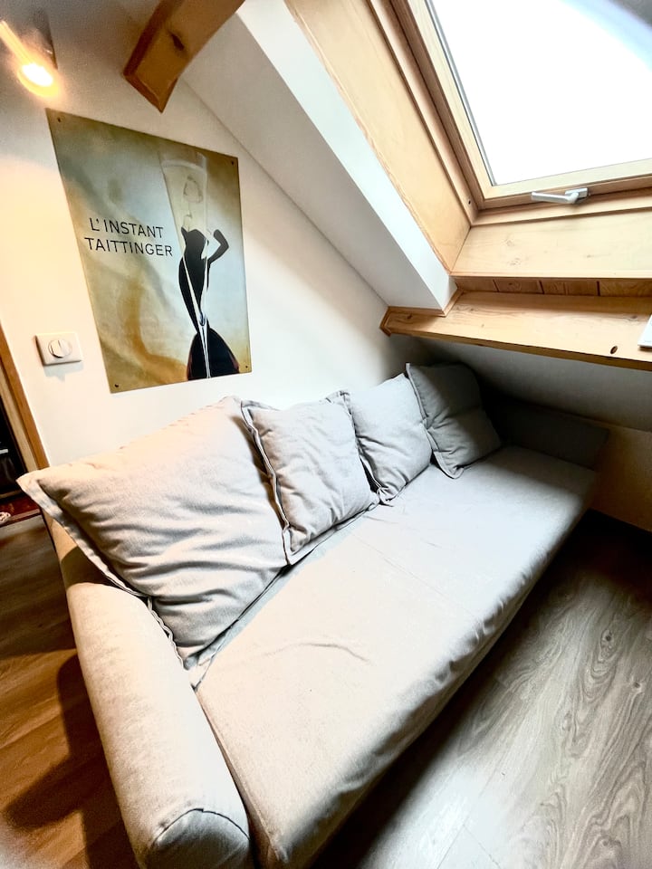 Кауч на спуштање за 2 лица 