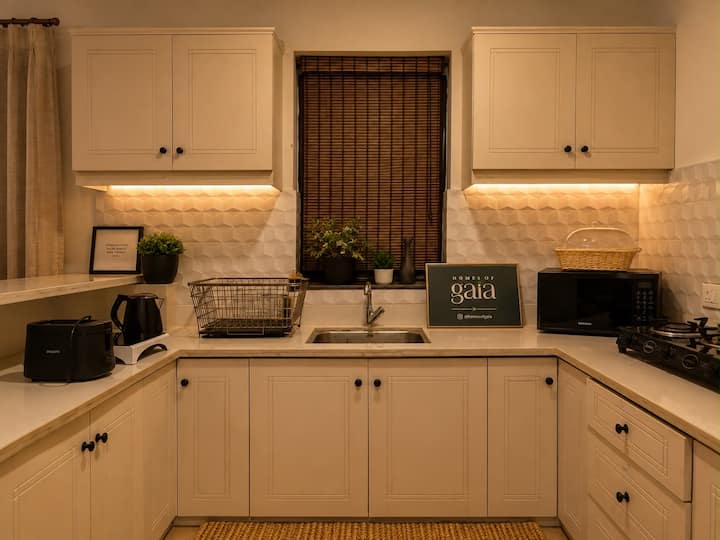 Full kitchen image 1