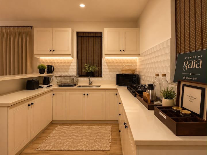 Full kitchen image 2