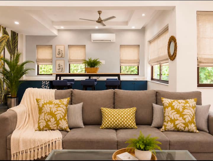 Living room image 7