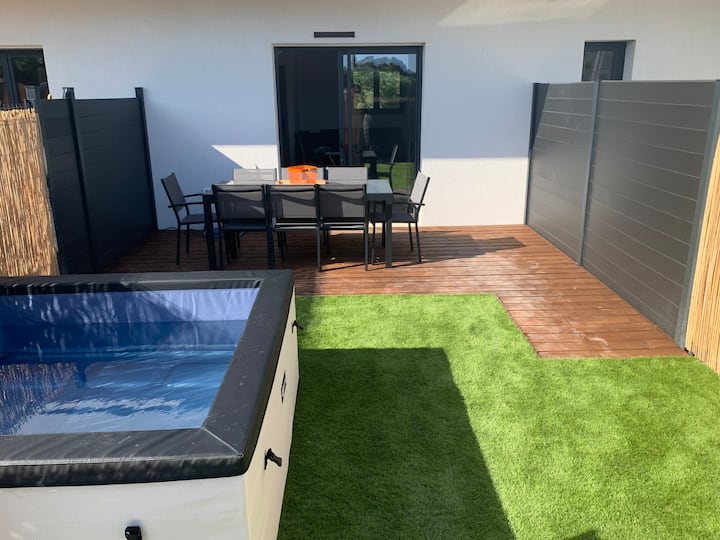 Maison De 65m² Entierement Climatisé Avec Spa - Bormes-les-Mimosas