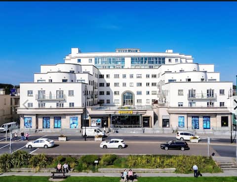 Successful Airbnb property: Calm Seaside Apartment in Galway City West