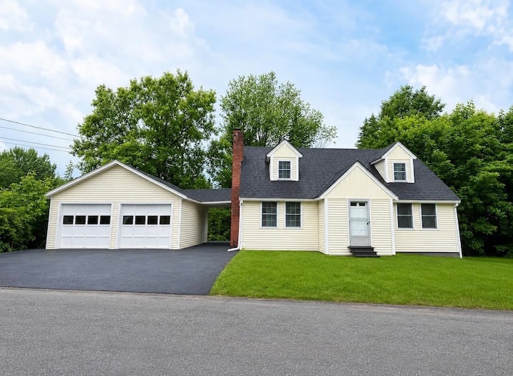 Hunting Style Retreat Near Mount Washington - Jericho Mountain State Park, Berlin