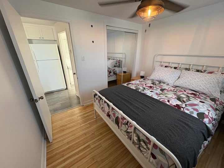 Chic 1br Near Falls + Full Kitchen + Parking + Ac - Quebec, Canadá
