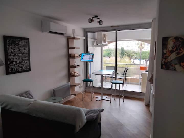 Studio Meublé, Rénové, 5 Minutes De La Plage, Clim - Carnon