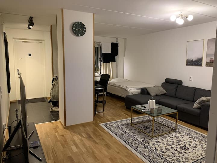 Modern 2a I Sköndal Med Balkong Nära Natur Och Bad - Sztokholm