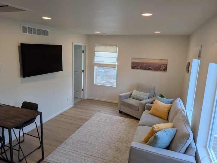 Super Cute Apartment Over The Garage - Fort Collins, CO
