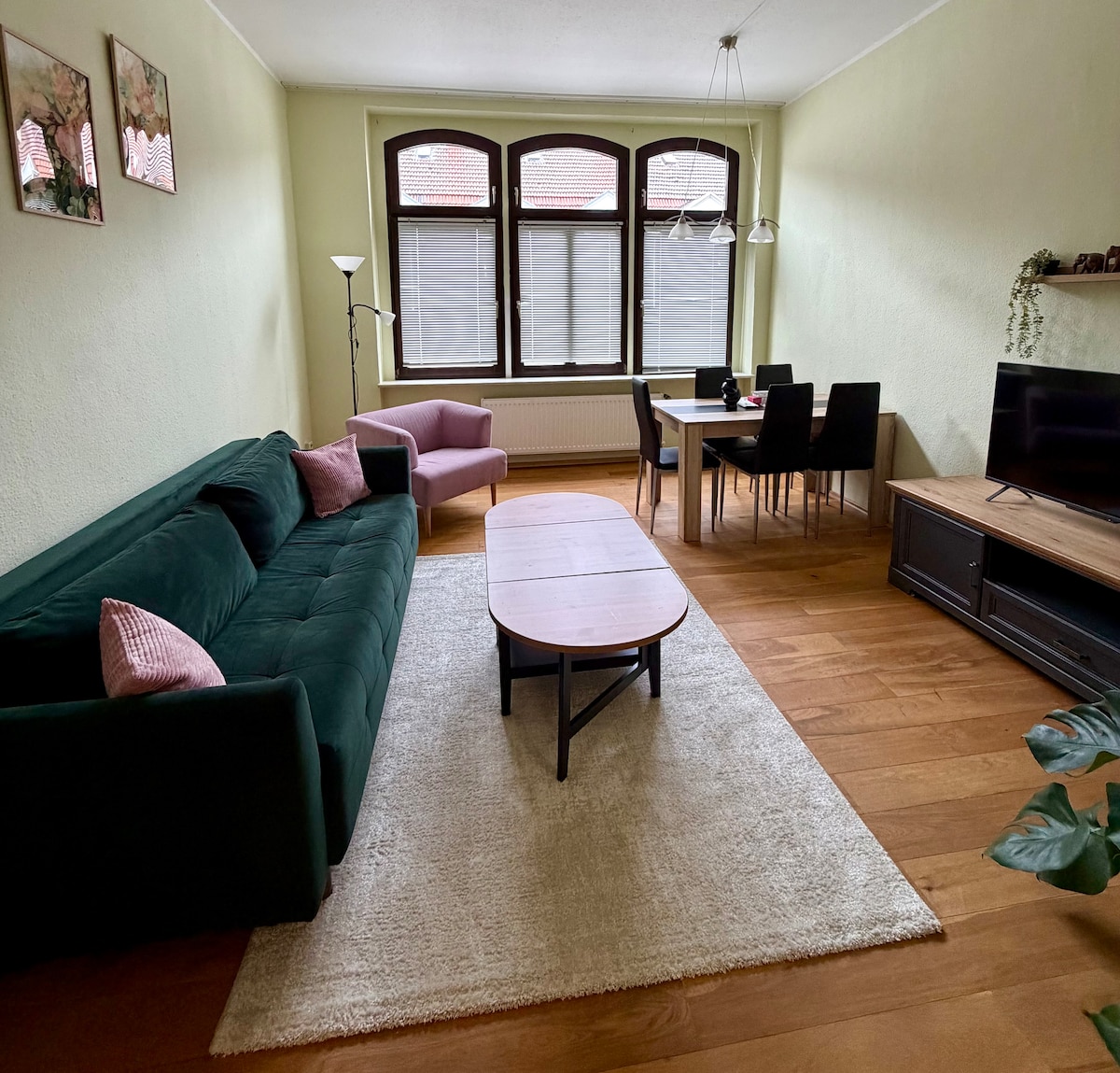 Cozy Green Home | Stylish Stay in Wuppertal - Apartments for Rent in ...