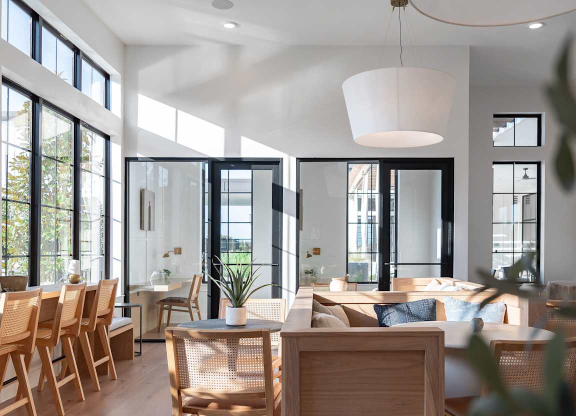 Luxury MCM Apartment Near Airport
