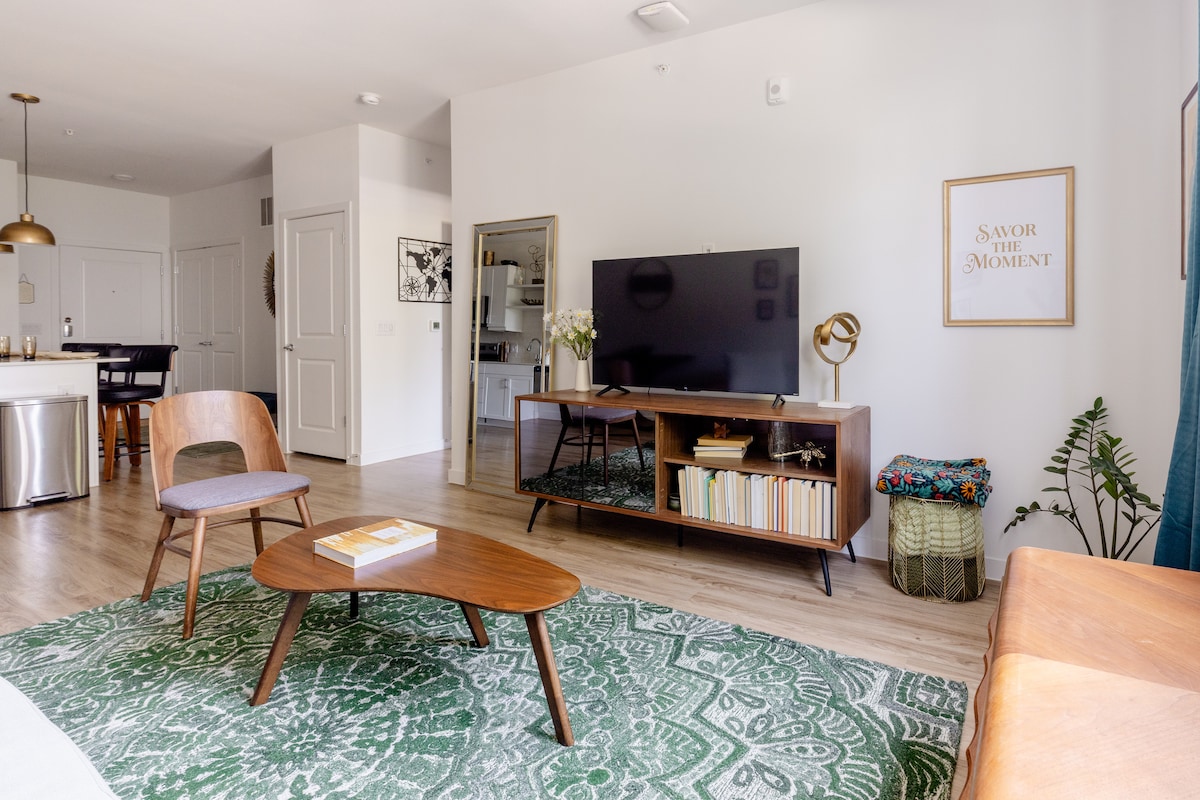 Luxury MCM Apartment Near Airport