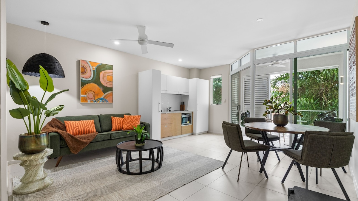 Palmside | Pool, Parking & Close to Esplanade - Redlynch