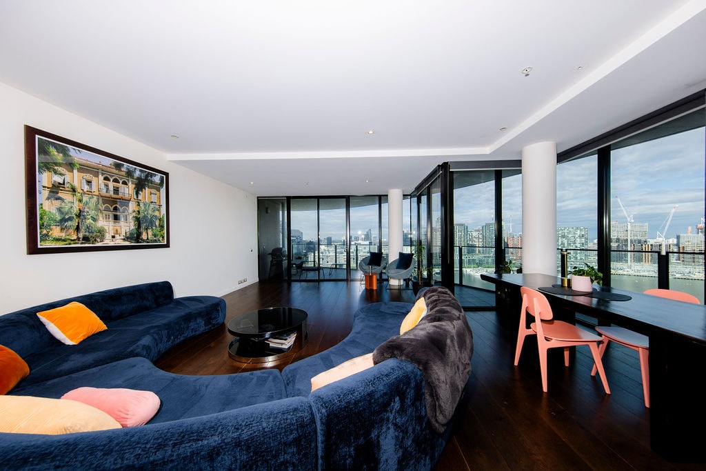 Beautiful 3 BDR With Panoramic Views in Docklands with private bathtub in Melbourne
