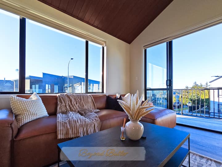 Stargazing Haven  Seaview  Arcade  Pool Table - Auckland