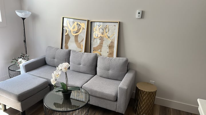 Luxury Group Home · 4br · Prime Surrey Location - New Westminster