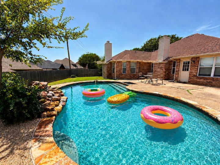 Mansfield Pool Home | 4br + Office | 30+ Nights - Mansfield, TX
