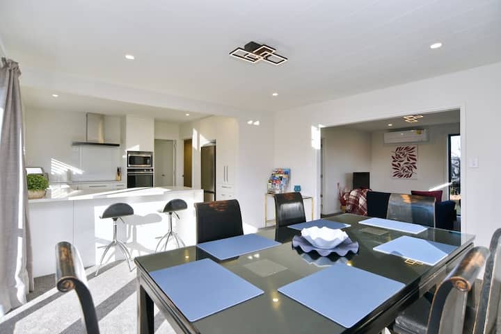 Russley Home Near The Airport - Rolleston