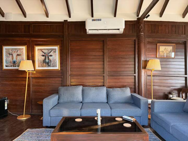 Living room image 4