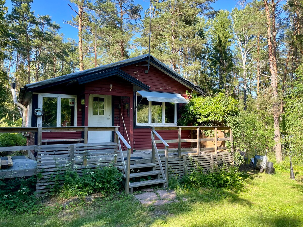 Peaceful garden retreat – 30 min from Stockholm