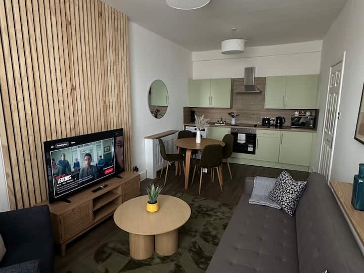 Cosy 1 Bdr Top Floor Apartment In Leith - Edinburgh