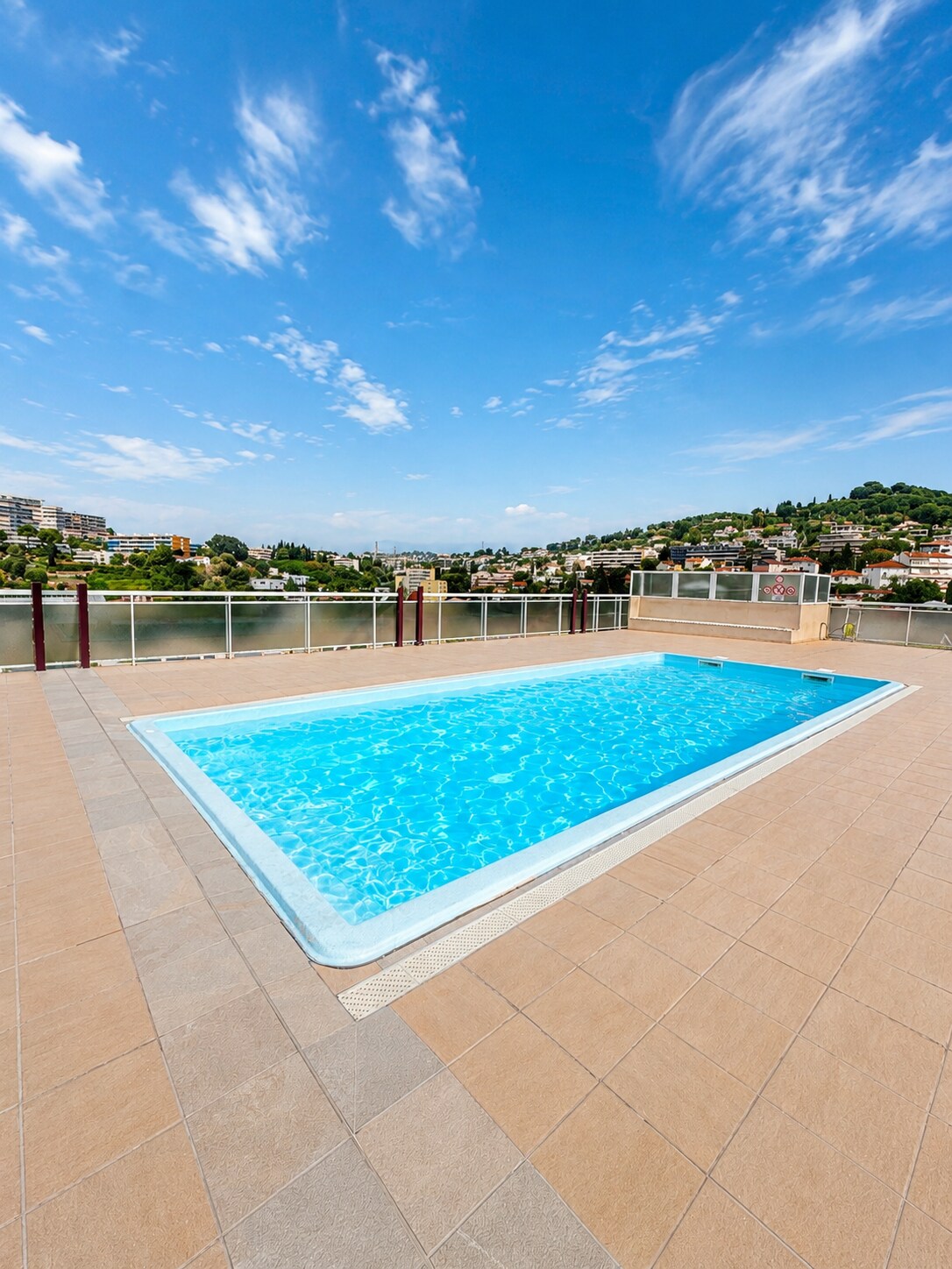 L’Elegancia — vue 2