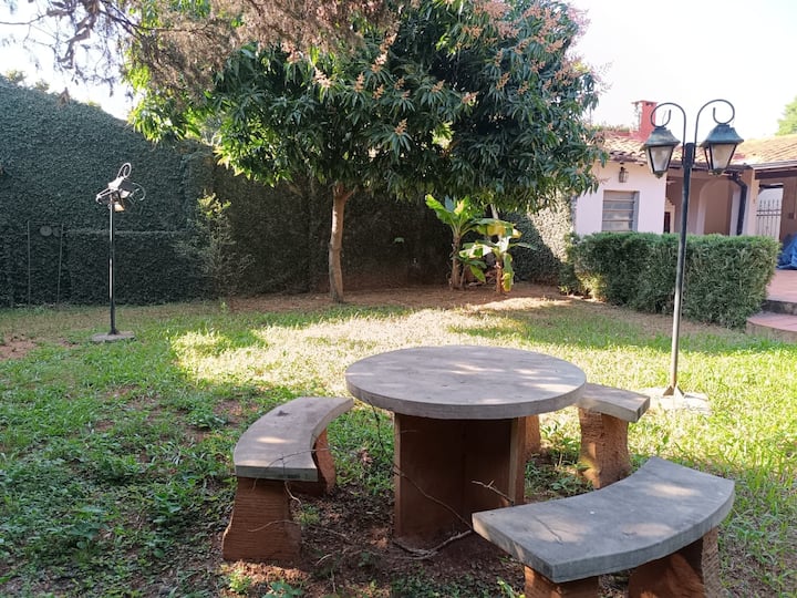 Hermosa Casa Con Patio En Luque - Areguá
