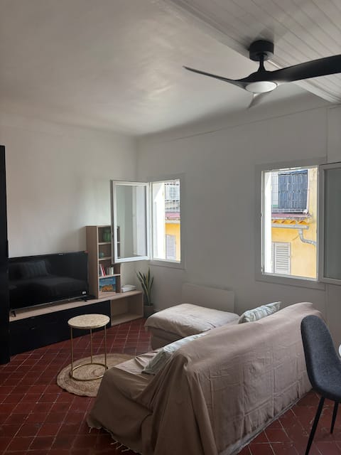 Top Airbnb: Charming apartment, La Ciotat, downtown and beach à La Ciotat