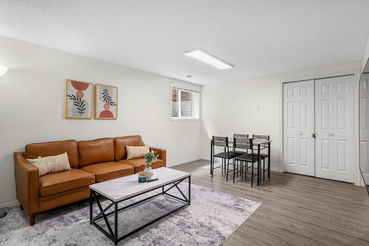 3 Bed | Min To Uofc & Hospital - Calgary