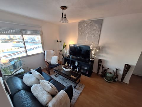 Successful Airbnb property: Bright apartment in the WTC & Montevideo Shopping area in Buceo