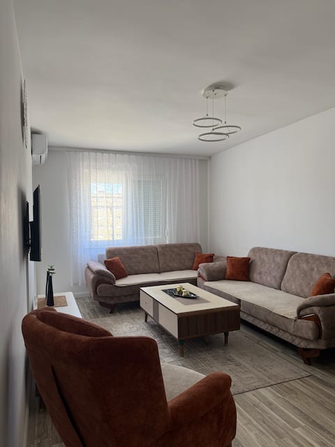 Popular Airbnb listing: Stylish Apartment Near Center in Municipality Of Fushë Kosovë