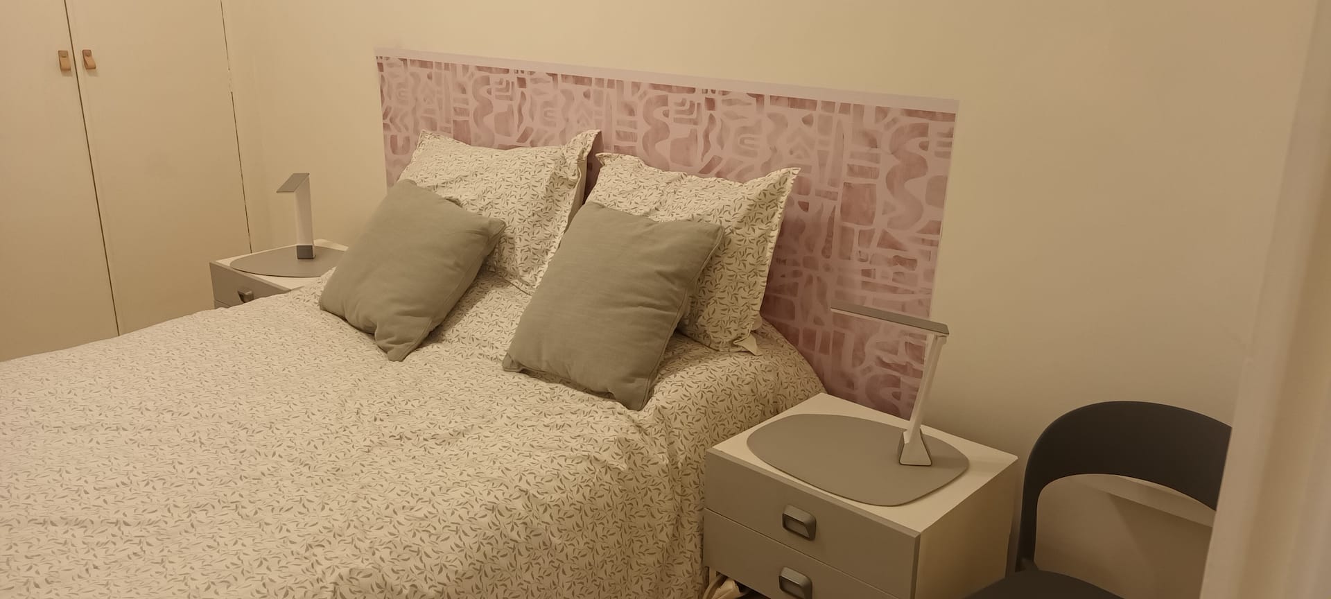 Estúdio com cama de casal