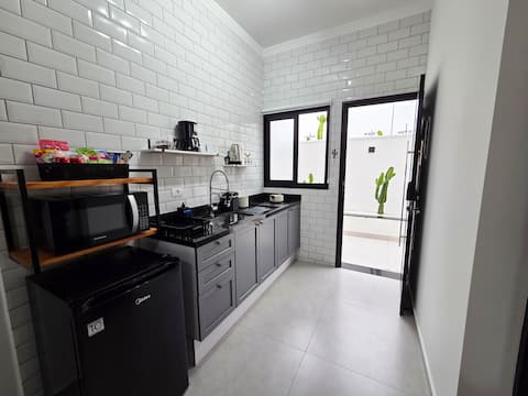 Top performing Airbnb: Cactus Stay 03 | 6-minute walk to skydiving in Boituva