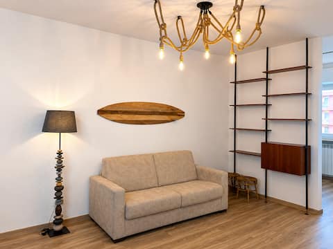 Annuncio Airbnb popolare: Flo Beach House | Sea-view terrace & Free Parking a Montesilvano